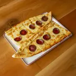Sucuklu Kaşarlı Pide